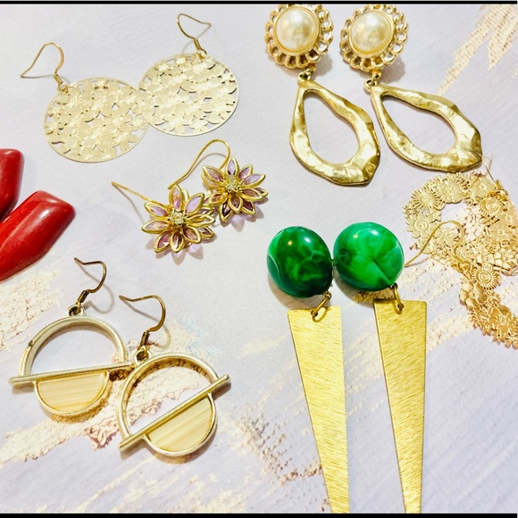 Elegant Earrings - Picture 5 of 14